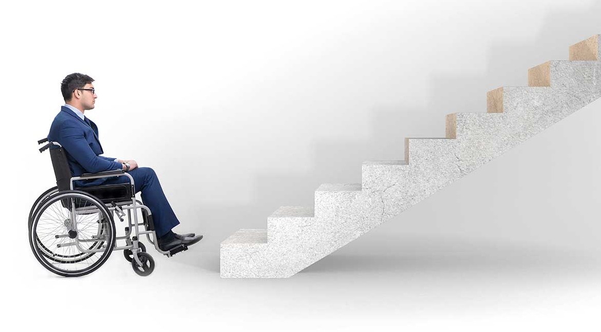 Wybór schodołaza do przewożenia osób niepełnosprawnych po schodach w górę i w dół